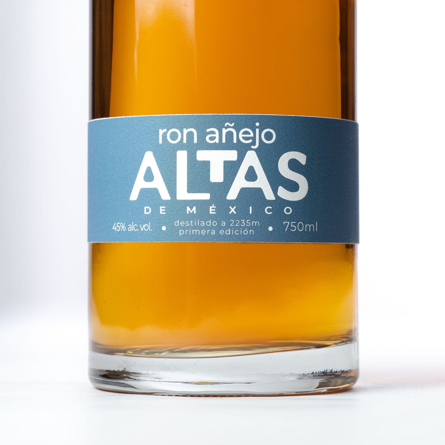 Altas Ron Añejo